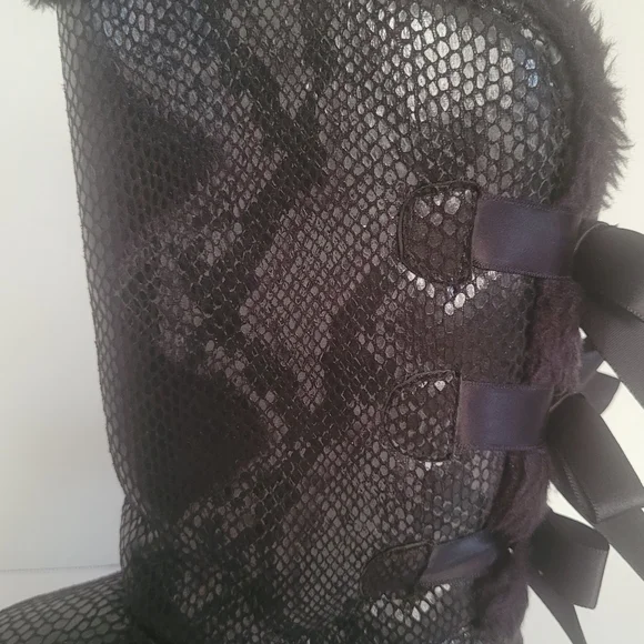 UGG Australia Snake Skin Pattern Bows Boots - Picture 7 of 14